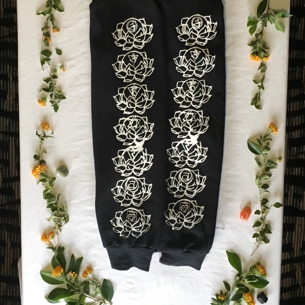 CHAKRA CREW SWEATSHIRT